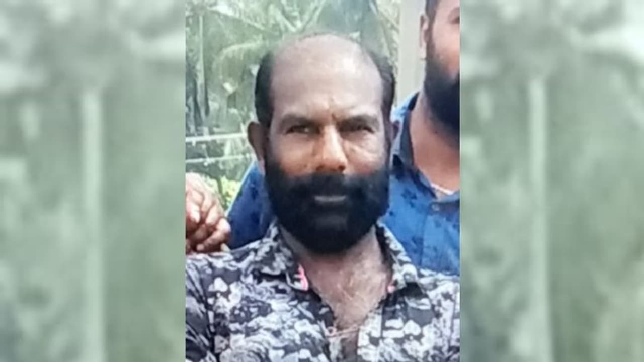 Haridas Murder : ഹരിദാസിന്റെ ശരീരത്തില് 20 ല് അധികം വെട്ടുകള്, വികൃതമാക്കി, ഇടതുകാല് മുറിച്ചുമാറ്റി Haridas Murder : ഹരിദാസിന്റെ ശരീരത്തില് 20 ല് അധികം വെട്ടുകള്, വികൃതമാക്കി, ഇടതുകാല് മുറിച്ചുമാറ്റി