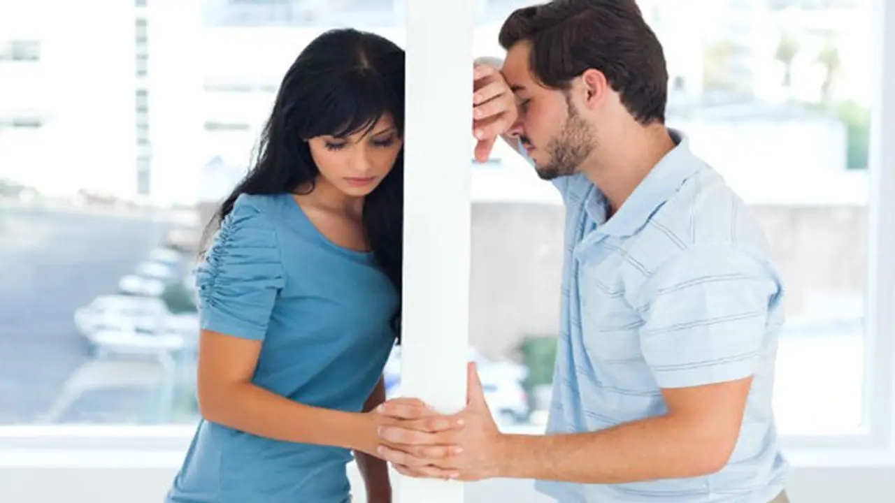 এই সামান্য ভুলের কারণেই প্রেমিকাকে নিজের কাছে আগলে রাখতে পারছেন না, শুধরে নিন আজ থেকেই এই সামান্য ভুলের কারণেই প্রেমিকাকে নিজের কাছে আগলে রাখতে পারছেন না, শুধরে নিন আজ থেকেই