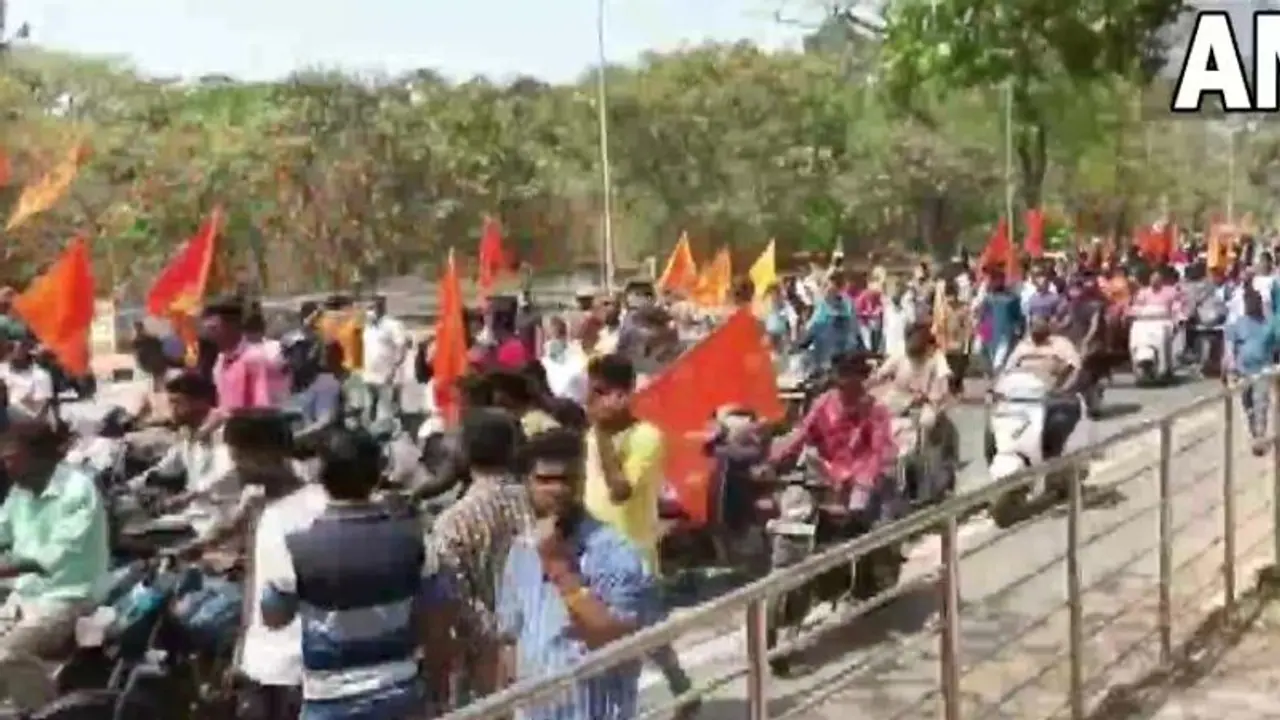 হিজাবকাণ্ডের মধ্যে কর্নাটক বজরং দলের সদস্য খুন, বাড়ছে রাজনৈতিক উত্তেজনা
