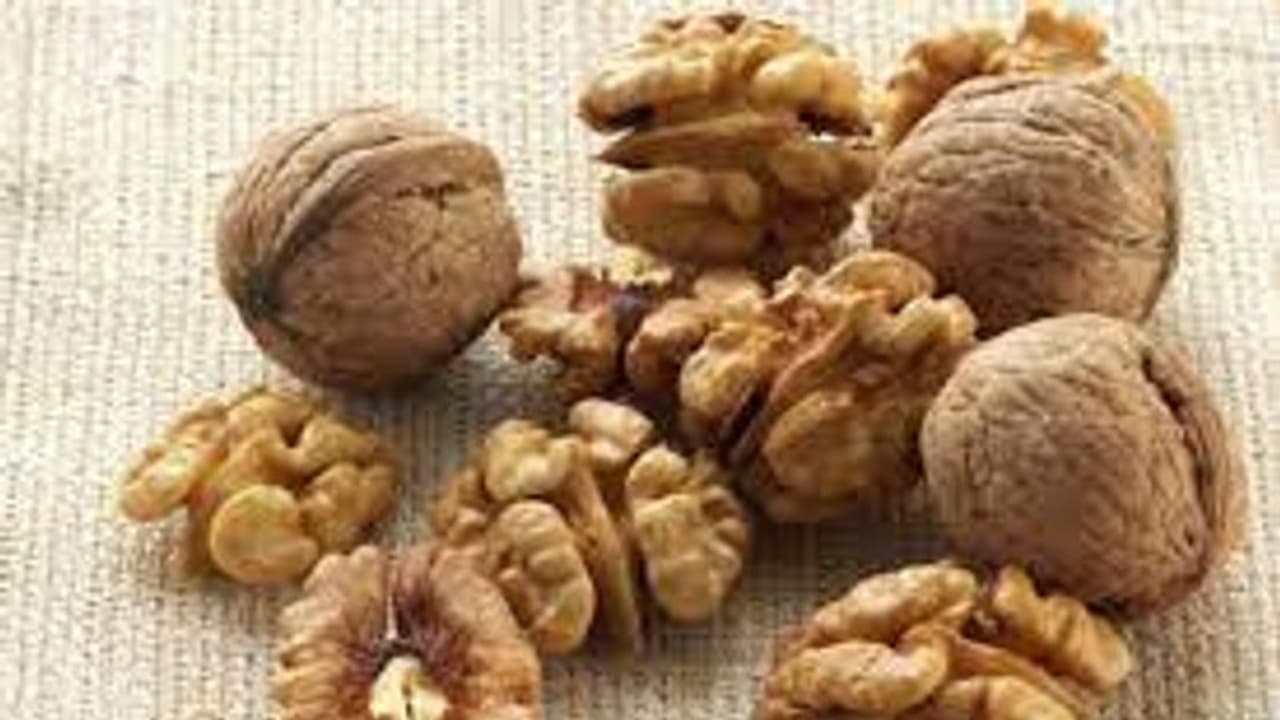 ஒரு கைப்பிடி வால்நட்டு தினமும் சாப்பிட்டால், கிடைக்கும் அற்புதம் இதுதான்..!!