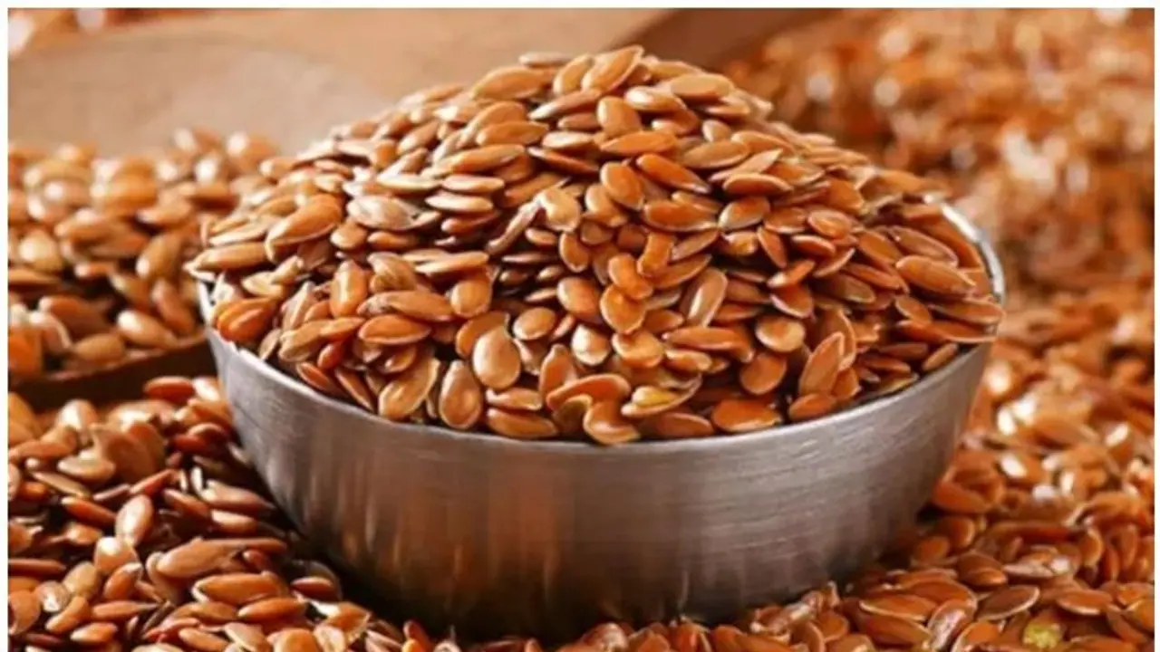 பெண்களுக்கு நன்மைகளை வாரி வழங்கும் ஆளி விதைகள்!! 