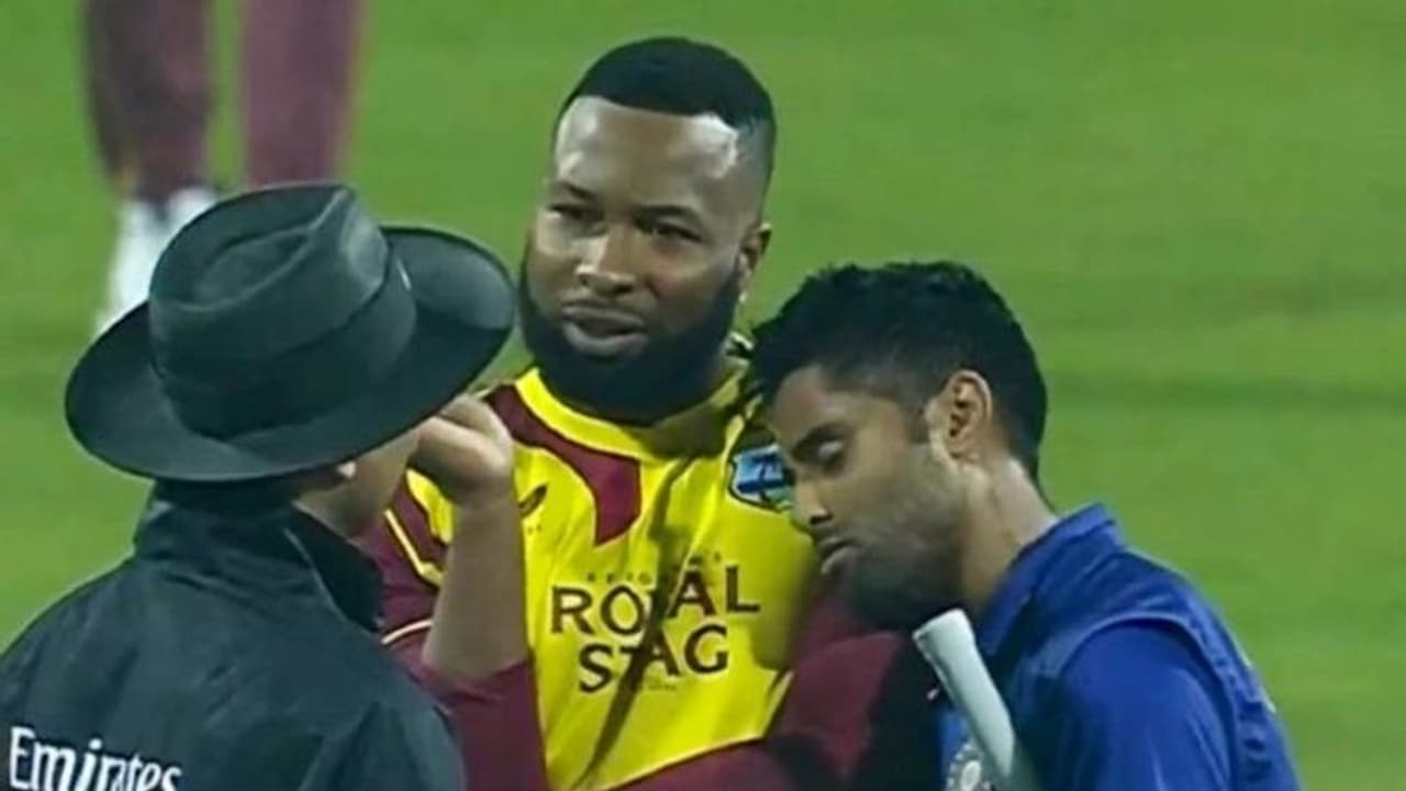 IND vs WI:പൊള്ളാര്ഡിന്റെ തോളില് തല ചായ്ച്ച് സൂര്യകുമാര്, ചിത്രം ഏറ്റെടുത്ത് ആരാധകര് IND vs WI:പൊള്ളാര്ഡിന്റെ തോളില് തല ചായ്ച്ച് സൂര്യകുമാര്, ചിത്രം ഏറ്റെടുത്ത് ആരാധകര്