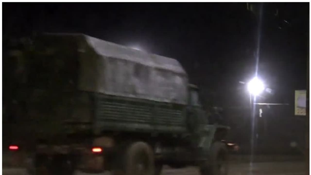 ఉక్రెయిన్లోకి ప్రవేశించిన రష్యా సేనలు.. ఆ ప్రాంతాలతో మిలిటరీ ఒప్పందాలు ఉక్రెయిన్లోకి ప్రవేశించిన రష్యా సేనలు.. ఆ ప్రాంతాలతో మిలిటరీ ఒప్పందాలు