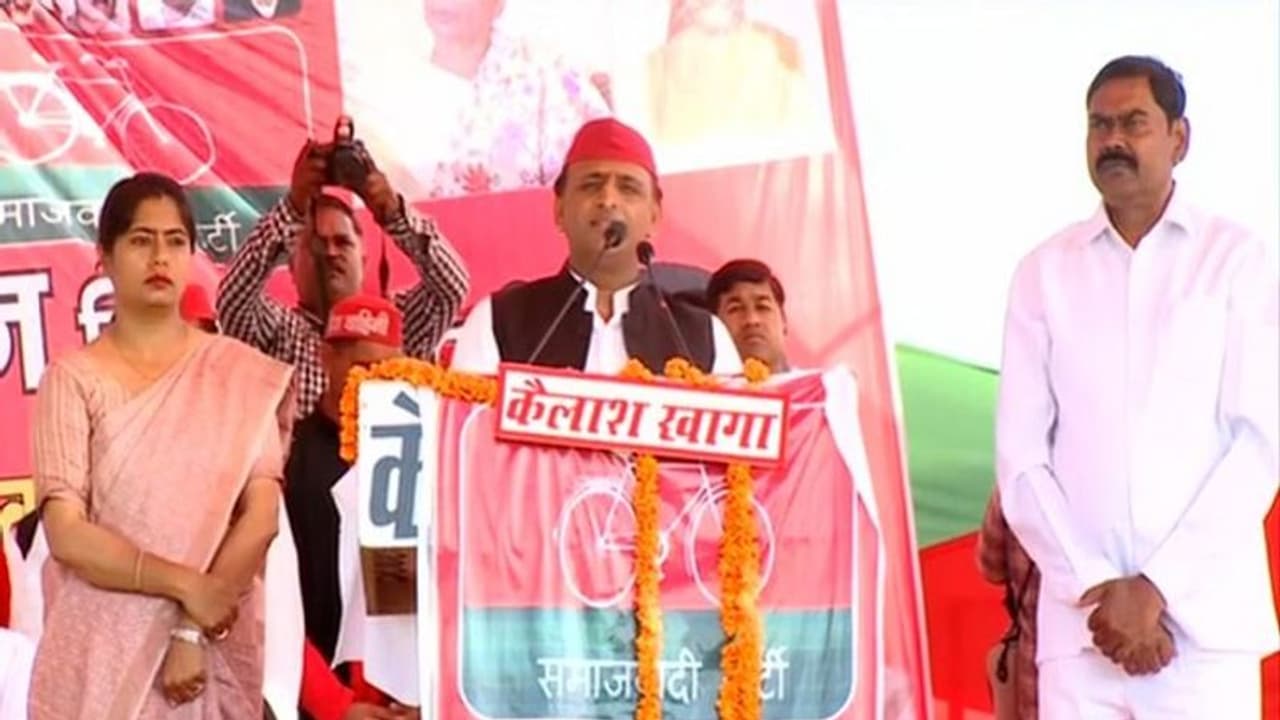 यूपी चुनाव: अखिलेश यादव बोले गर्मी निकालने वालों को इस बार नौजवान देगा जवाब यूपी चुनाव: अखिलेश यादव बोले गर्मी निकालने वालों को इस बार नौजवान देगा जवाब