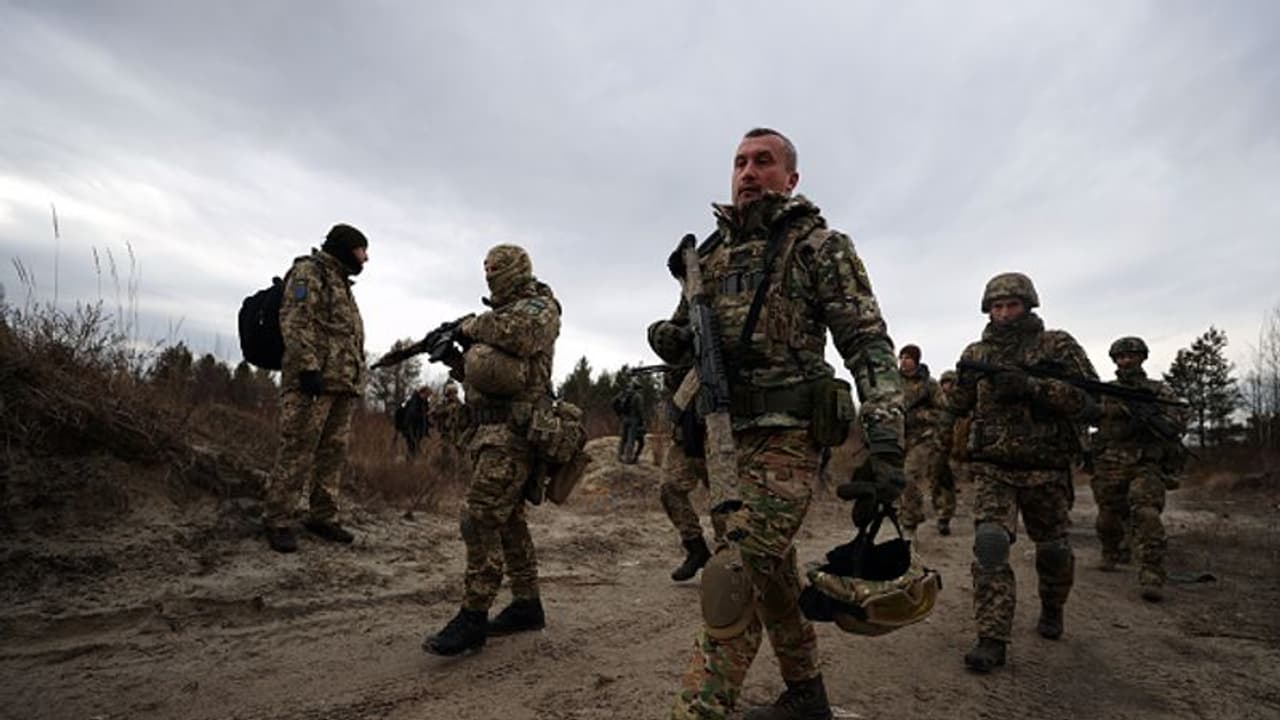 യുക്രൈനിലെ വിമത പ്രദേശങ്ങളിൽ റഷ്യൻ സൈന്യം, യുദ്ധഭീതിയിൽ ലോകം യുക്രൈനിലെ വിമത പ്രദേശങ്ങളിൽ റഷ്യൻ സൈന്യം, യുദ്ധഭീതിയിൽ ലോകം