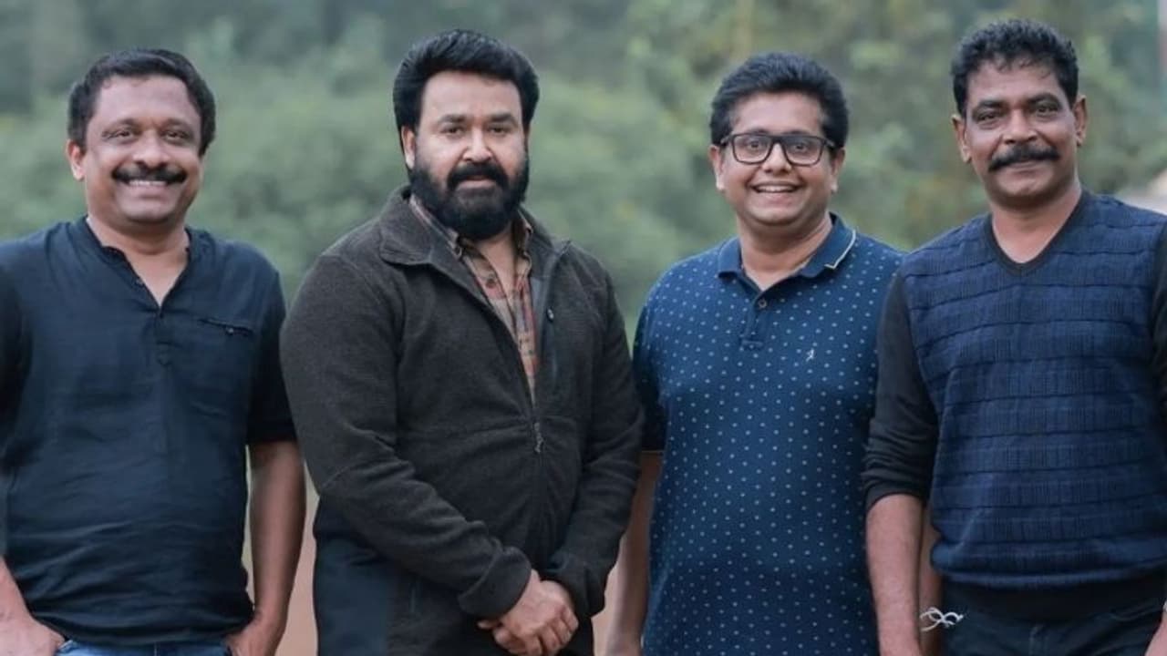 12th Man : '12ത്ത് മാനും' ഡിസ്നി പ്ലസ് ഹോട്ട്സ്റ്റാറിലൂടെ? റിപ്പോര്ട്ട് 12th Man : '12ത്ത് മാനും' ഡിസ്നി പ്ലസ് ഹോട്ട്സ്റ്റാറിലൂടെ? റിപ്പോര്ട്ട്