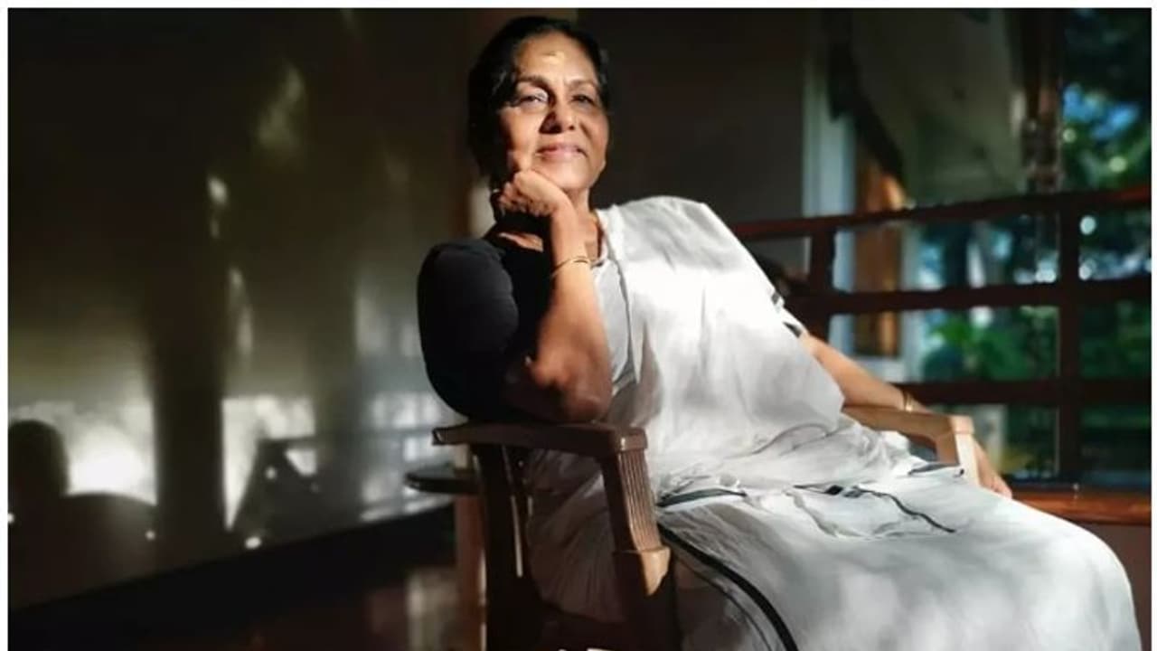 KPAC Lalitha Passes Away : ചമയമഴിച്ച് മടങ്ങി, അഭിനയത്തിൻറെ ആരവമായി മനസുകളിൽ നിറയുന്ന ലളിതസുന്ദര പ്രതിഭ KPAC Lalitha Passes Away : ചമയമഴിച്ച് മടങ്ങി, അഭിനയത്തിൻറെ ആരവമായി മനസുകളിൽ നിറയുന്ന ലളിതസുന്ദര പ്രതിഭ