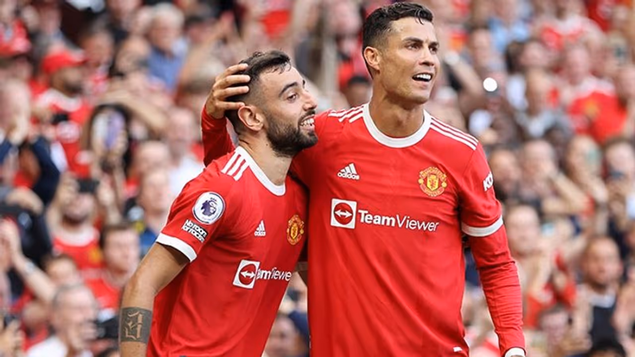 Bruno Fernandes rubbishes rift in Man United dressing room; says more identity under Rangnick Bruno Fernandes rubbishes rift in Man United dressing room; says more identity under Rangnick