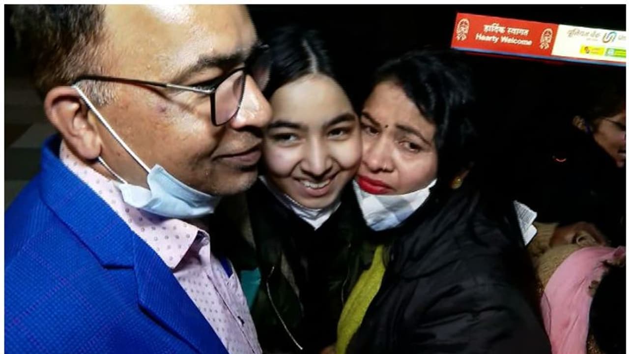 Russia Ukraine Conflict : ഇന്ത്യക്കാരെ അതിവേഗം തിരികെയത്തിക്കും; നടപടികൾ ഊർജ്ജിതമാക്കി വിദേശകാര്യമന്ത്രാലയം Russia Ukraine Conflict : ഇന്ത്യക്കാരെ അതിവേഗം തിരികെയത്തിക്കും; നടപടികൾ ഊർജ്ജിതമാക്കി വിദേശകാര്യമന്ത്രാലയം