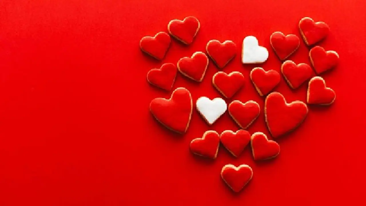 আপনার প্রেম 'স্বাস্থ্যকর' সম্পর্ক? কী করে বুঝবেন আপনি মোহে আবিষ্ট নন আপনার প্রেম 'স্বাস্থ্যকর' সম্পর্ক? কী করে বুঝবেন আপনি মোহে আবিষ্ট নন