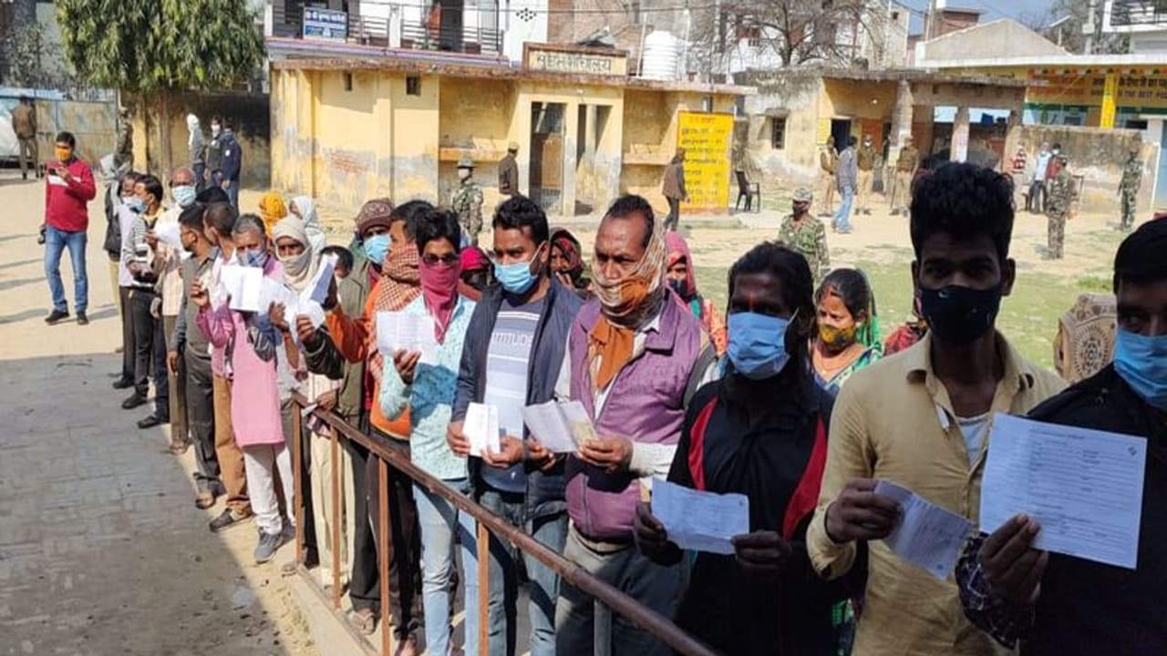 Tumakur : ಪ್ರಜಾಪ್ರಭುತ್ವದಲ್ಲಿ ಪ್ರತಿಭೆ ಪ್ರದರ್ಶನಕ್ಕೆ ಮುಕ್ತ ವೇದಿಕೆ