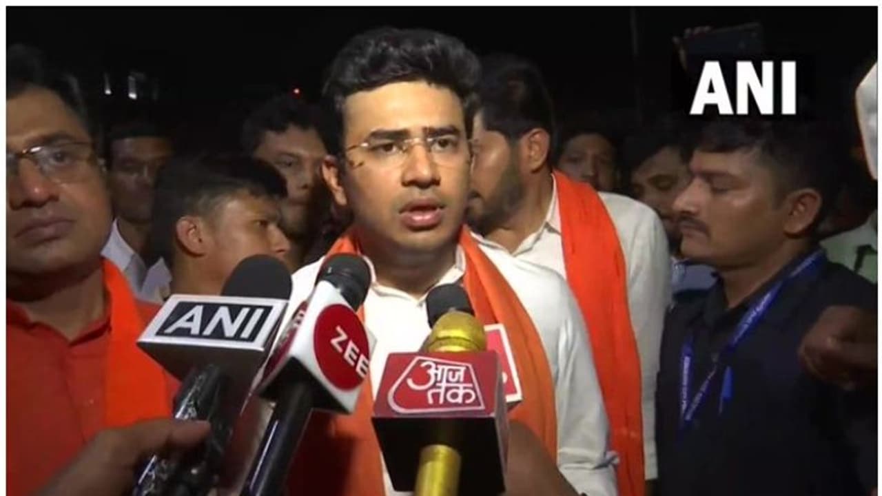 Harsha Murder : 'ഭീകരതയുടെ കേരള മാതൃക'; ബജ്റംഗ്ദൾ പ്രവർത്തകന്റെ കൊലപാതകത്തെക്കുറിച്ച് തേജസ്വി സൂര്യ Harsha Murder : 'ഭീകരതയുടെ കേരള മാതൃക'; ബജ്റംഗ്ദൾ പ്രവർത്തകന്റെ കൊലപാതകത്തെക്കുറിച്ച് തേജസ്വി സൂര്യ