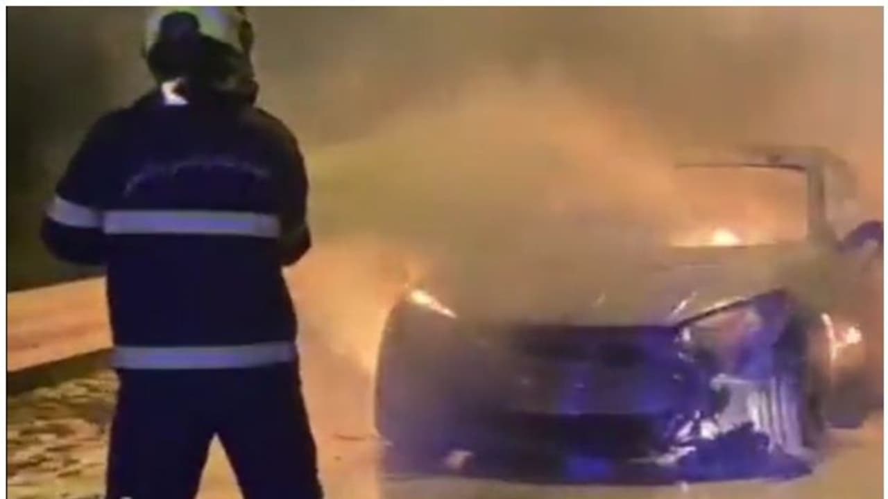 Oman Fire: ഒമാനിലെ ബർക്കയിൽ വാഹനത്തിന് തീപിടിച്ചു; ആളപായമില്ലെന്ന് സിവില്‍ ഡിഫന്‍സ്