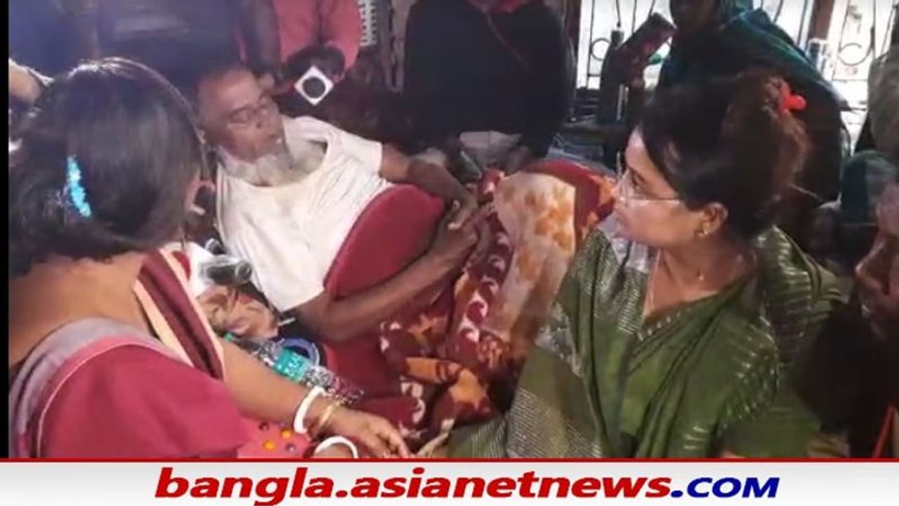 আনিসের বাড়িতে কামদুনির টুম্পা মৌসুমী, নিহতের বাবার সঙ্গে কথা বাদশা মৈত্রর আনিসের বাড়িতে কামদুনির টুম্পা মৌসুমী, নিহতের বাবার সঙ্গে কথা বাদশা মৈত্রর