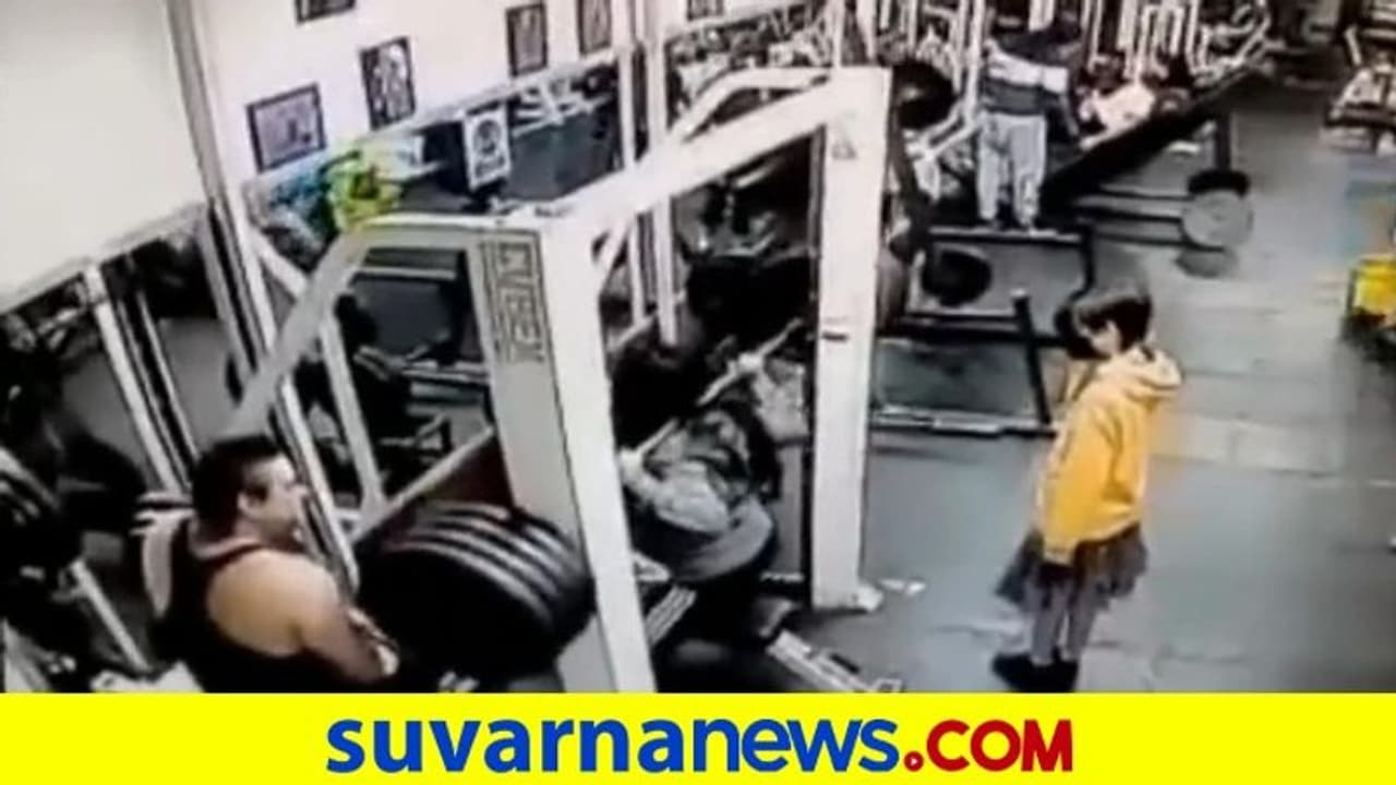 ಜಿಮ್‌ನಲ್ಲಿ ಬೇರ್‌ಬೆಲ್‌ ಕುಸಿದು ಮಗಳ ಮುಂದೆಯೇ ಮಹಿಳೆ ಸಾವು