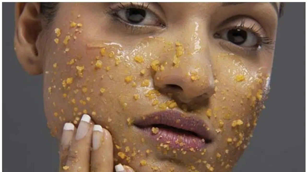 മുഖത്തെ കരുവാളിപ്പ് മാറ്റാൻ സഹായിക്കുന്ന മൂന്ന് തരം നാച്വറൽ ഫേസ് പാക്കുകൾ