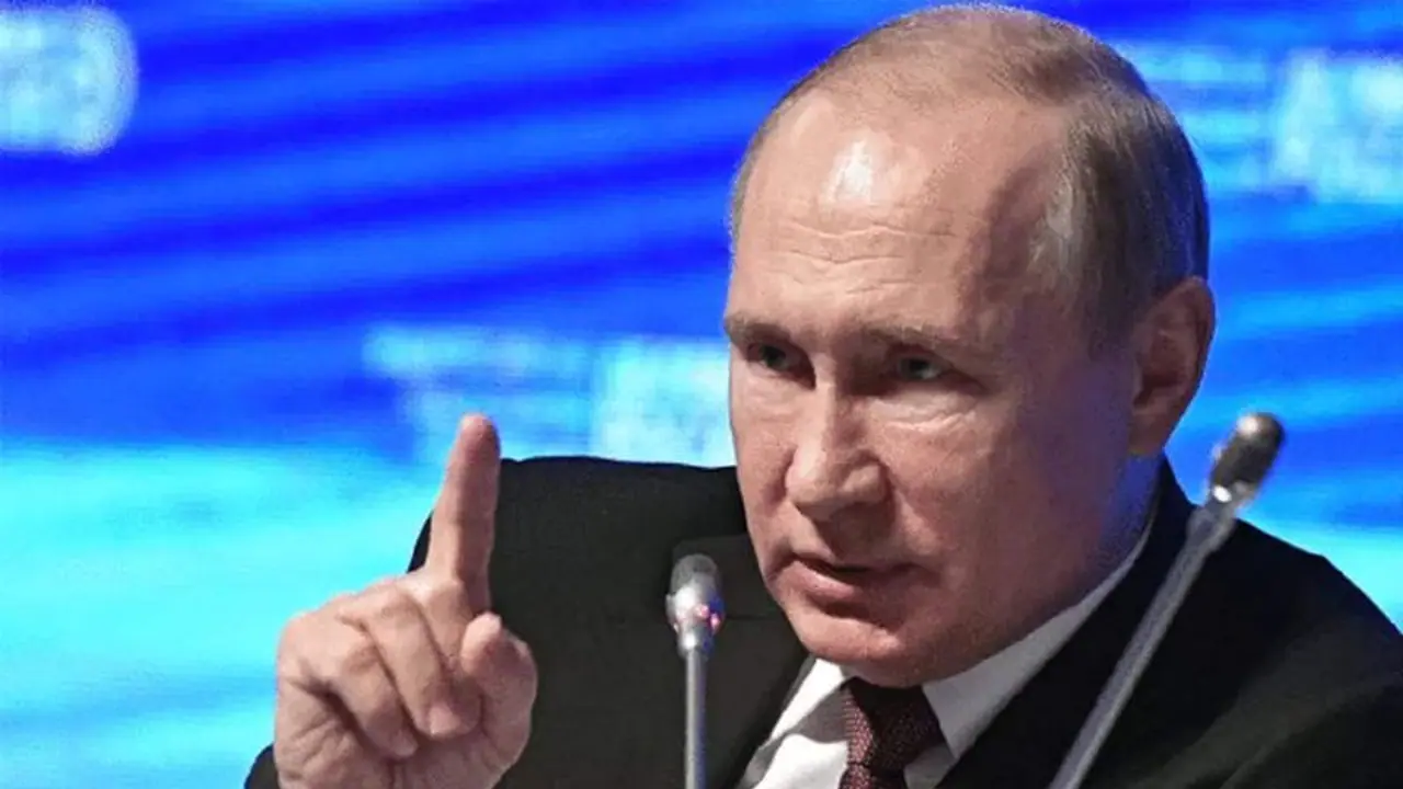 Russia Ukraine Crisis : यूक्रेन पर हमले ने याद दिलाई हिटलर की रणनीति, USA ने भी हिटलर से की पुतिन की तुलना Russia Ukraine Crisis : यूक्रेन पर हमले ने याद दिलाई हिटलर की रणनीति, USA ने भी हिटलर से की पुतिन की तुलना
