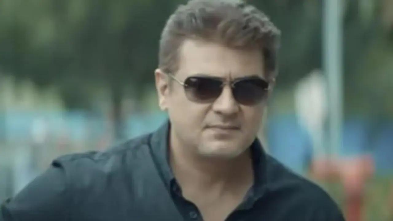 Valimai : അജിത്തിന്റെ ആരാധകര്ക്ക് നേരെ തിയറ്ററിന് പുറത്ത് പെട്രോള് ബോംബ് എറിഞ്ഞു Valimai : അജിത്തിന്റെ ആരാധകര്ക്ക് നേരെ തിയറ്ററിന് പുറത്ത് പെട്രോള് ബോംബ് എറിഞ്ഞു