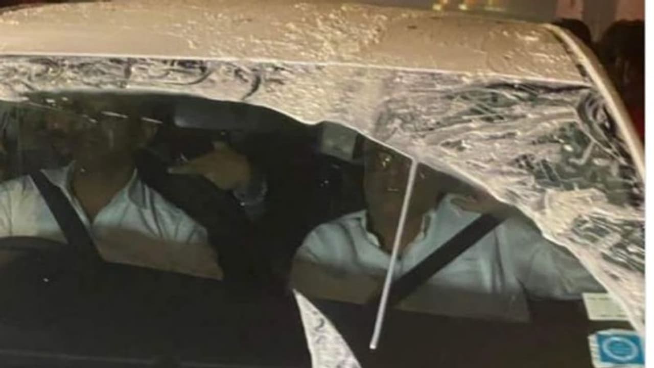 Valimai FDFS : பால் பாக்கெட்டில் அடி வாங்கிய போனி கபூர்?..அஜித் ரசிகர்களுக்கு என்னப்பா கோபம்..