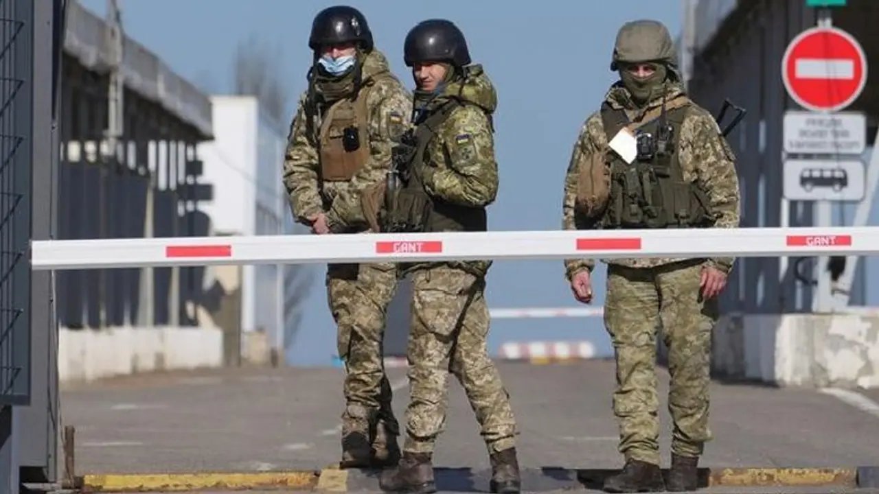 'Go f*** yourself': Ukrainian soldiers to Russian warships before getting shot