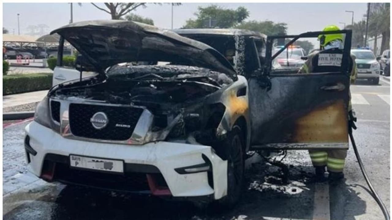UAE Car Fire: യുഎഇയില് കാറിന് തീപിടിച്ചു; ആര്ക്കും പരിക്കില്ലെന്ന് സിവില് ഡിഫന്സ് UAE Car Fire: യുഎഇയില് കാറിന് തീപിടിച്ചു; ആര്ക്കും പരിക്കില്ലെന്ന് സിവില് ഡിഫന്സ്