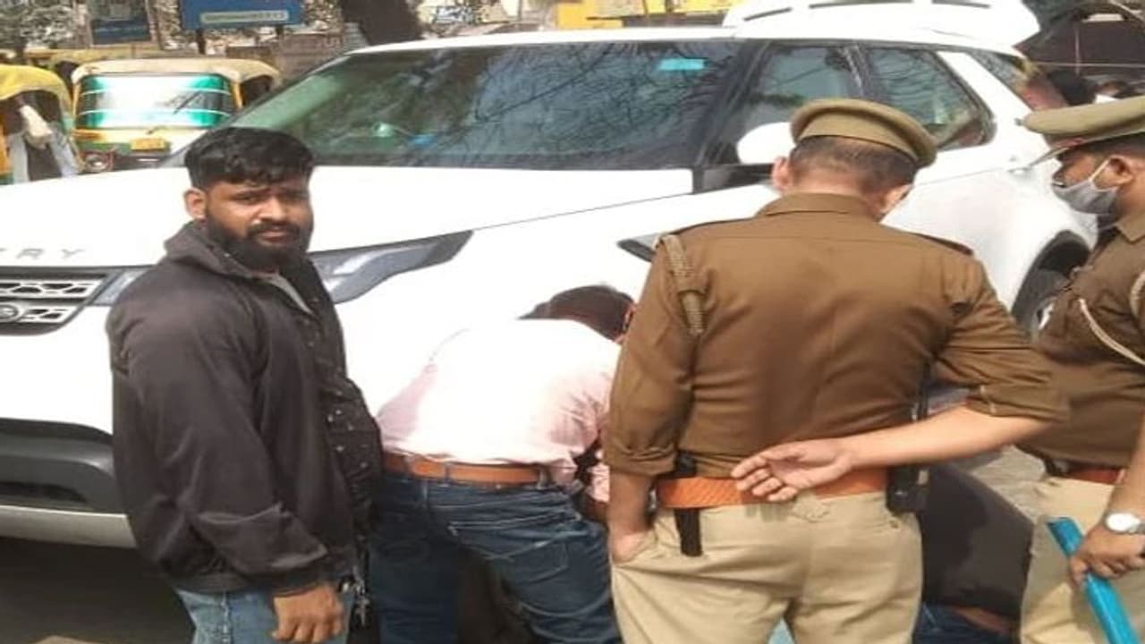 जम्मू/कश्मीर के उप राज्यपाल मनोज सिन्हा की कार डिवाइडर से टकराई, वाराणसी से जा रहे थे गाजीपुर जम्मू/कश्मीर के उप राज्यपाल मनोज सिन्हा की कार डिवाइडर से टकराई, वाराणसी से जा रहे थे गाजीपुर