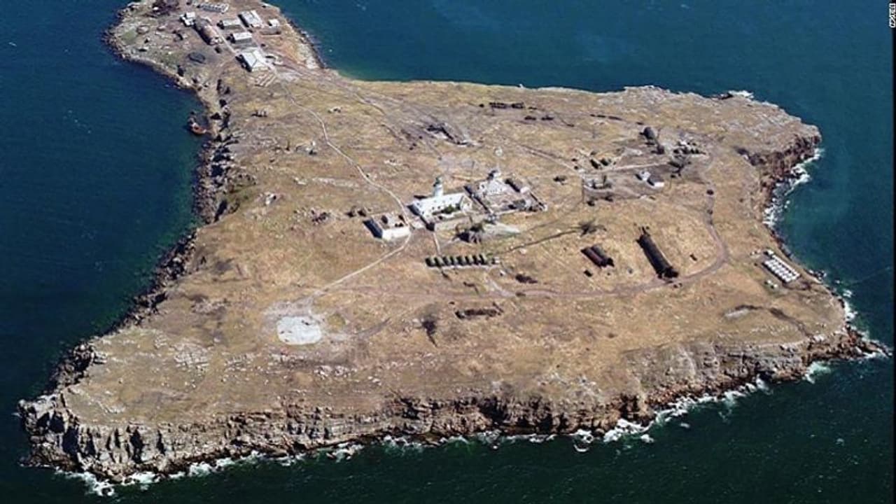 Russia Ukraine Crisis : കീഴടങ്ങാന് പറഞ്ഞപ്പോള് കിട്ടിയത് 'പച്ചത്തെറി': എന്നിട്ടും 'സര്പ്പ ദ്വീപ്' പിടിച്ച് Russia Ukraine Crisis : കീഴടങ്ങാന് പറഞ്ഞപ്പോള് കിട്ടിയത് 'പച്ചത്തെറി': എന്നിട്ടും 'സര്പ്പ ദ്വീപ്' പിടിച്ച്