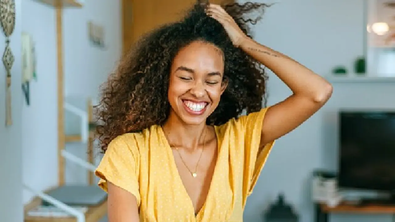 চুল পড়ার সমস্যা থেকে মুক্তি পেতে বদল করুন খাদ্যাভ্যাস, এই তিনটি খাবার ভুলেও খাবেন না