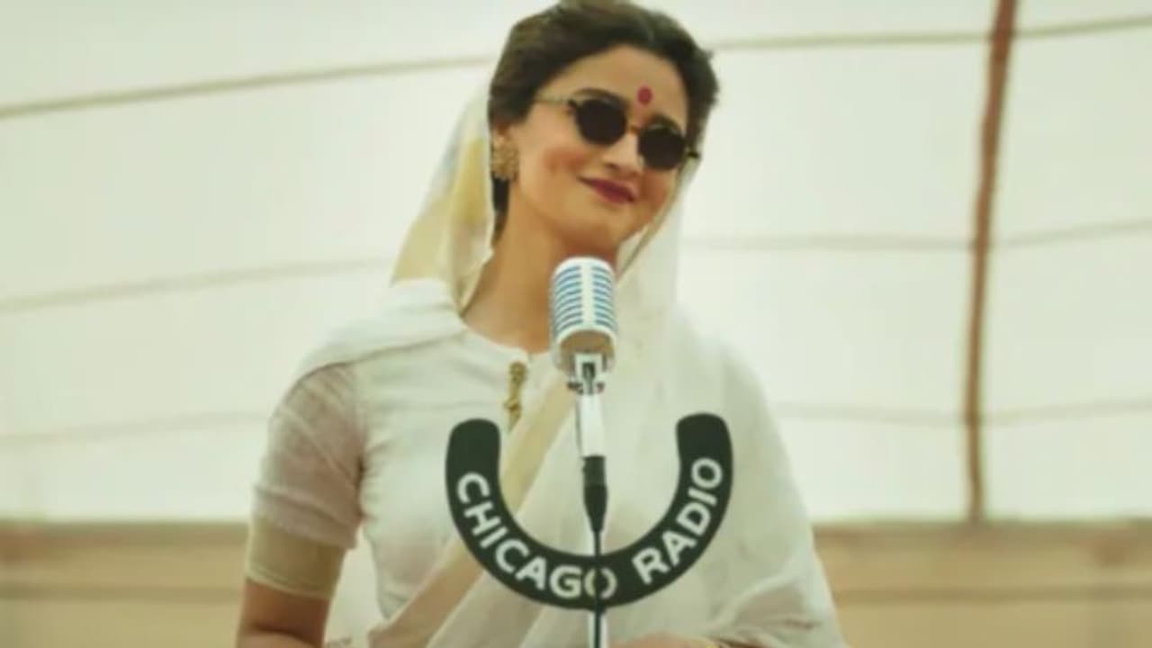 Gangubai Kathiawadi review : അമ്പരപ്പിച്ച് ആലിയ ഭട്ട് , 'ഗംഗുഭായ് കത്തിയവാഡി' റിവ്യു Gangubai Kathiawadi review : അമ്പരപ്പിച്ച് ആലിയ ഭട്ട് , 'ഗംഗുഭായ് കത്തിയവാഡി' റിവ്യു