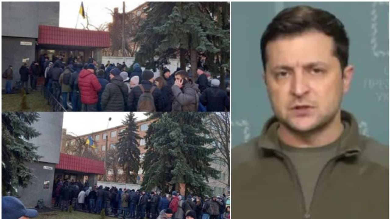 Russia Ukraine Crisis : പോരാട്ടം കടുപ്പിക്കാൻ യുക്രൈൻ, ആർക്കും സൈന്യത്തിൽ ചേരാം; നിബന്ധനകൾ എടുത്തുമാറ്റി Russia Ukraine Crisis : പോരാട്ടം കടുപ്പിക്കാൻ യുക്രൈൻ, ആർക്കും സൈന്യത്തിൽ ചേരാം; നിബന്ധനകൾ എടുത്തുമാറ്റി