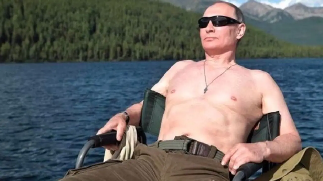 Vladimir Putin:69 ఏళ్లలో కూడా జిమ్, స్విమ్మింగ్.. లగ్జరీ కార్ నుండి బ్లాక్ బెల్ట్ వరకు పుతిన్ లైఫ్ స్టయిల్.. Vladimir Putin:69 ఏళ్లలో కూడా జిమ్, స్విమ్మింగ్.. లగ్జరీ కార్ నుండి బ్లాక్ బెల్ట్ వరకు పుతిన్ లైఫ్ స్టయిల్..