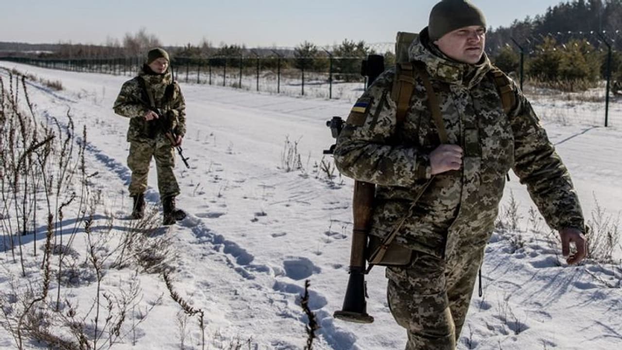 यूक्रेन के रक्षा मंत्रालय का दावा लड़ाई में मारे गए 1,000 से अधिक रूसी सैनिक यूक्रेन के रक्षा मंत्रालय का दावा लड़ाई में मारे गए 1,000 से अधिक रूसी सैनिक