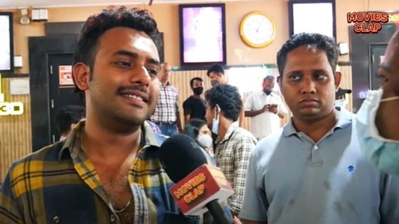 'അടുത്ത മമ്മൂട്ടിയോ മോഹന്ലാലോ ആവേണ്ട ആള്'; അര്ജുന് അശോകനെക്കുറിച്ച് സന്തോഷ് വര്ക്കി 'അടുത്ത മമ്മൂട്ടിയോ മോഹന്ലാലോ ആവേണ്ട ആള്'; അര്ജുന് അശോകനെക്കുറിച്ച് സന്തോഷ് വര്ക്കി