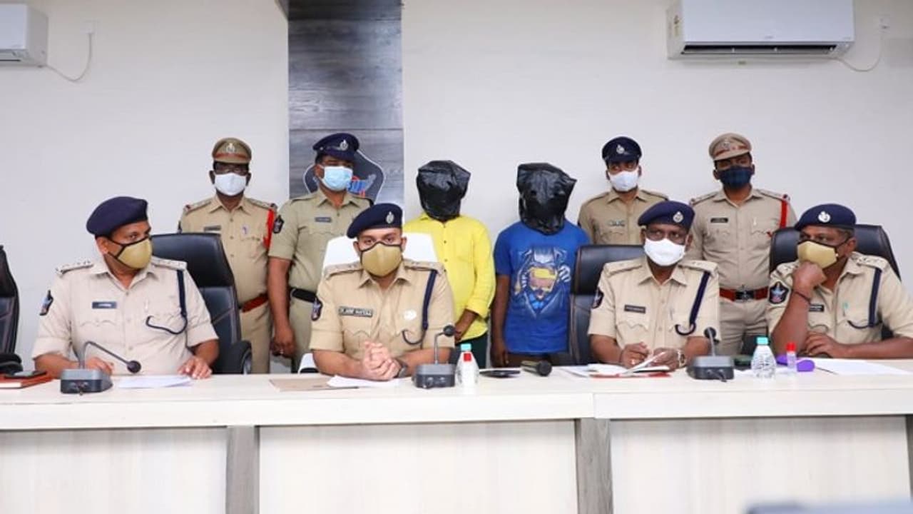 తాడేపల్లి మర్డర్ కేస్.. మృతుడి స్నేహితుడే హంతకుడు.. అక్రమసంబంధంతో.... తాడేపల్లి మర్డర్ కేస్.. మృతుడి స్నేహితుడే హంతకుడు.. అక్రమసంబంధంతో....