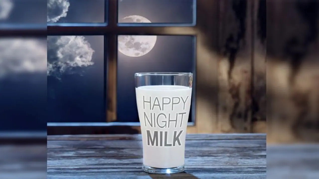 দুধের মধ্যেই লুকিয়ে কামশক্তি, ফুলশয্যার রাতে প্রাচীন প্রথার সঙ্গে জড়িয়ে রয়েছে বিজ্ঞান 