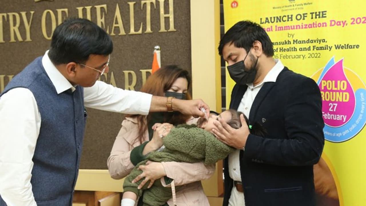 दो बूंद जिंदगी की: भूलिएगा नहीं; कल पोलियो संडे है; 5 दिन चलेगा कैम्पेन; घर घर भी पिलाई जाएगी दवा दो बूंद जिंदगी की: भूलिएगा नहीं; कल पोलियो संडे है; 5 दिन चलेगा कैम्पेन; घर घर भी पिलाई जाएगी दवा