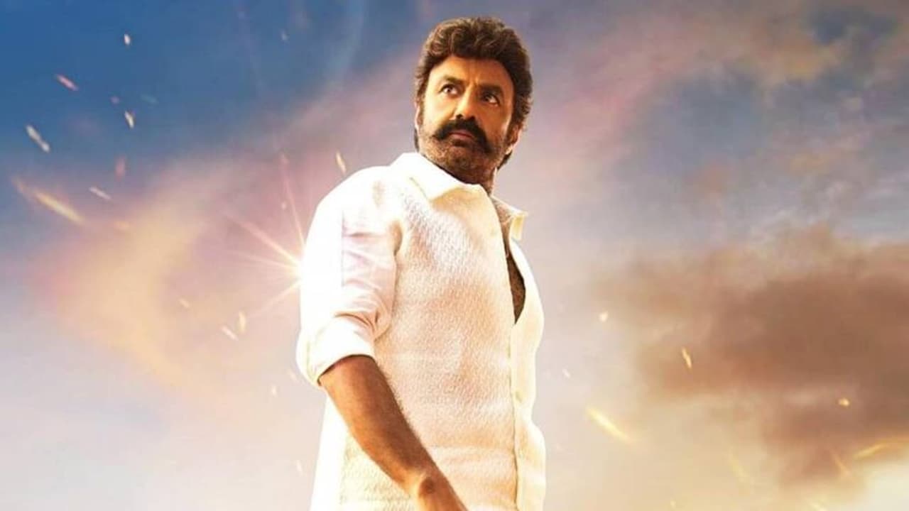Balakrishna: ఎట్టకేలకు బాలయ్యతో దిల్ రాజు చిత్రం...డైరక్టర్ ఎవరంటే... Balakrishna: ఎట్టకేలకు బాలయ్యతో దిల్ రాజు చిత్రం...డైరక్టర్ ఎవరంటే...