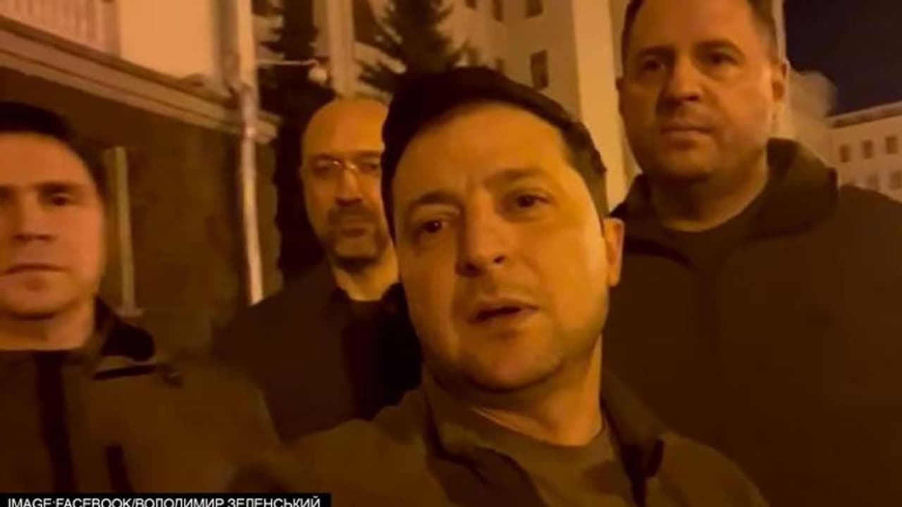 Ukraine Russia Crisis: தலைநகர் எங்கள் கட்டிப்பாட்டில் தான் உள்ளது..ரஷ்யாவுக்கு நிகரான நிற்கும் உக்ரைன்.. Ukraine Russia Crisis: தலைநகர் எங்கள் கட்டிப்பாட்டில் தான் உள்ளது..ரஷ்யாவுக்கு நிகரான நிற்கும் உக்ரைன்..