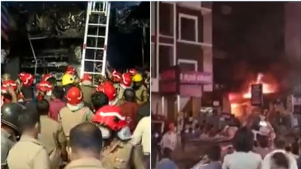തിരുവനന്തപുരത്ത് ഹാ‍ർഡ് വെയ‍ർ ഷോപ്പിൽ വൻ തീപിടുത്തം, ജീവനക്കാർ അകപ്പെട്ടിട്ടുണ്ടോ എന്ന് സംശയം