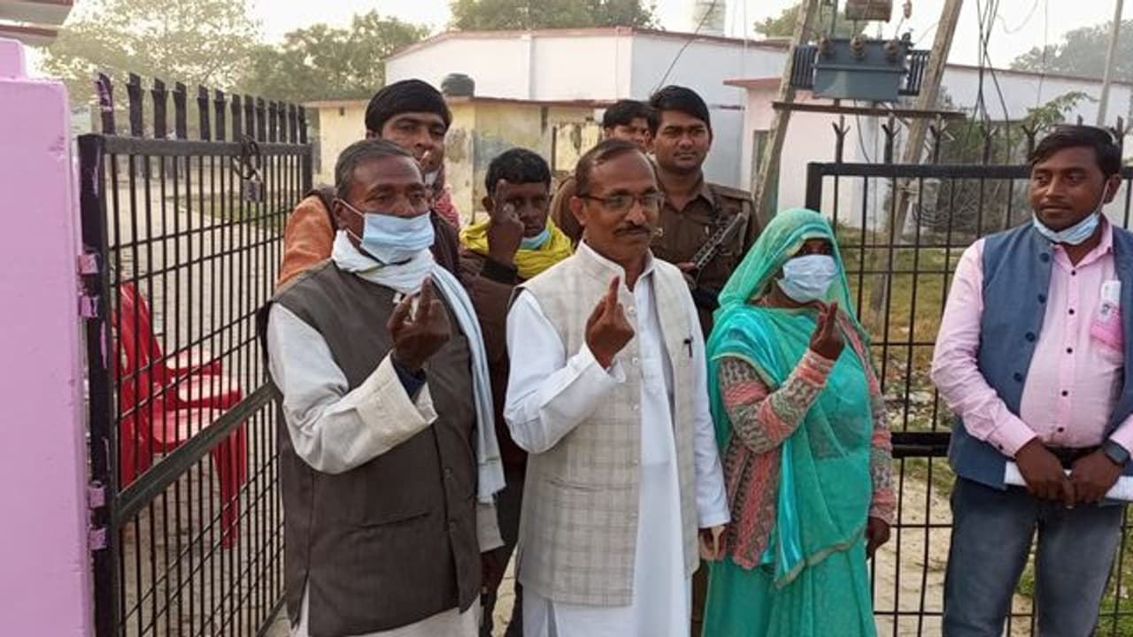 UP election 2022 : ഉത്തര്പ്രദേശ് അഞ്ചാംഘട്ടം വിധിയെഴുതി; പ്രതീക്ഷയോടെ ഭരണപക്ഷവും പ്രതിപക്ഷവും UP election 2022 : ഉത്തര്പ്രദേശ് അഞ്ചാംഘട്ടം വിധിയെഴുതി; പ്രതീക്ഷയോടെ ഭരണപക്ഷവും പ്രതിപക്ഷവും