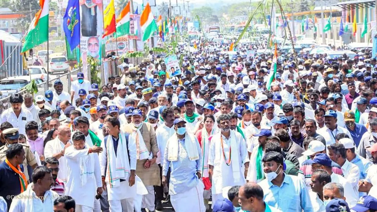 Mekedatu Padayatre: ಜೆಡಿಎಸ್ ಕೋಟೆಯಲ್ಲಿ ಕಾಂಗ್ರೆಸ್ ಶಕ್ತಿ ಪ್ರದರ್ಶನ: ಬಿಡದಿ ತಲುಪಿದ ಕಾಲ್ನಡಿಗೆ Mekedatu Padayatre: ಜೆಡಿಎಸ್ ಕೋಟೆಯಲ್ಲಿ ಕಾಂಗ್ರೆಸ್ ಶಕ್ತಿ ಪ್ರದರ್ಶನ: ಬಿಡದಿ ತಲುಪಿದ ಕಾಲ್ನಡಿಗೆ