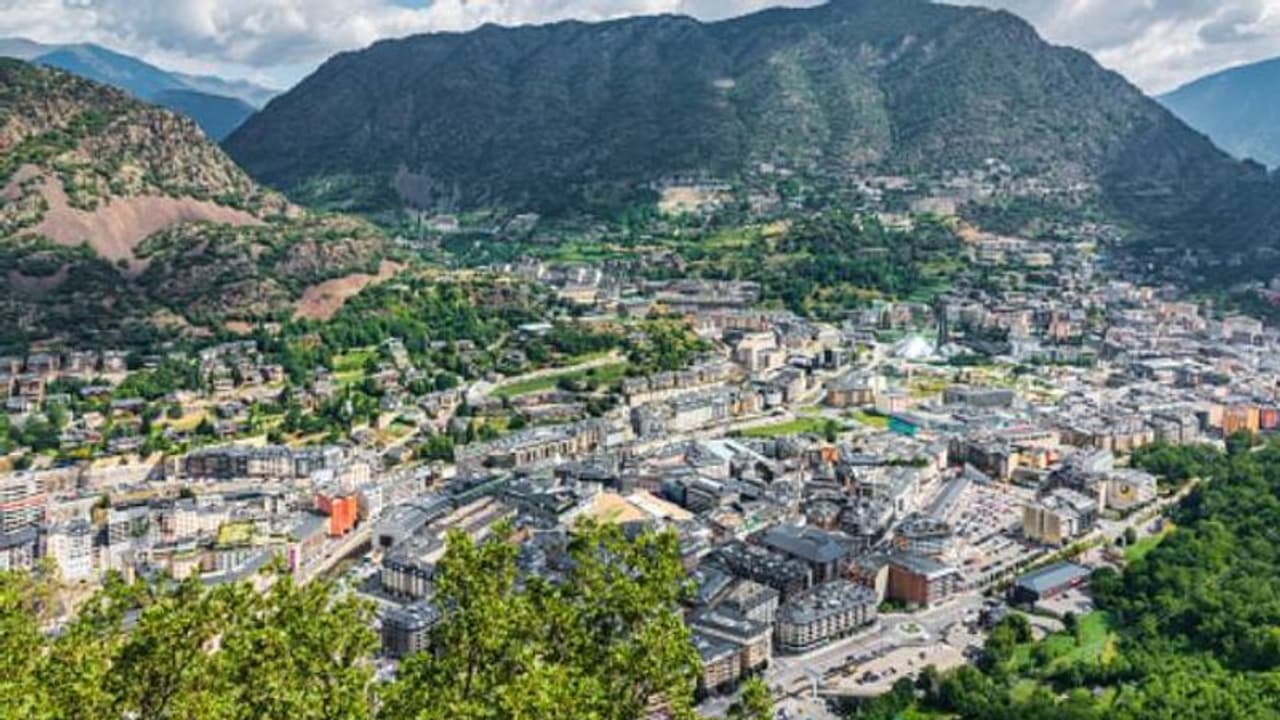 ഈ രാജ്യങ്ങൾക്കൊന്നും സ്വന്തമായി സൈന്യമില്ല, രാജ്യസുരക്ഷ ഇങ്ങനെ...