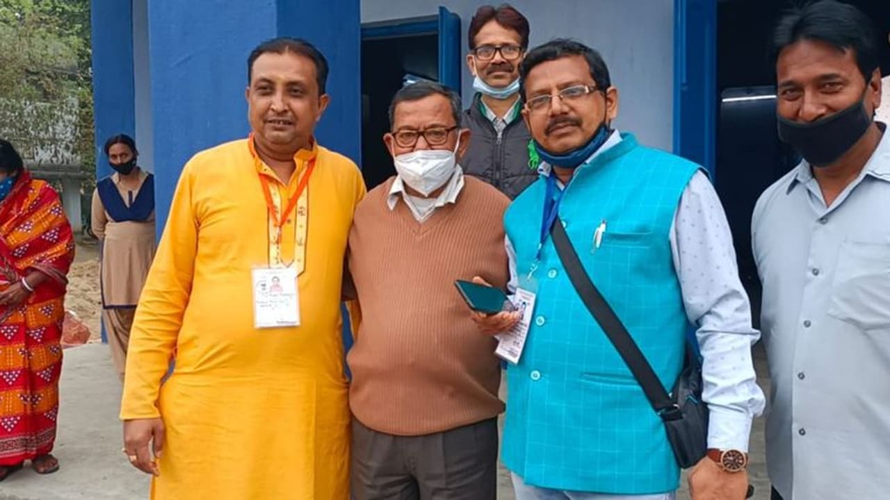 উত্তেজনা নয়, নির্বিঘ্নে পুরভোট সম্পন্ন করতে শান্তি বজায় রাখার বার্তা ৫ দলের প্রার্থীর উত্তেজনা নয়, নির্বিঘ্নে পুরভোট সম্পন্ন করতে শান্তি বজায় রাখার বার্তা ৫ দলের প্রার্থীর