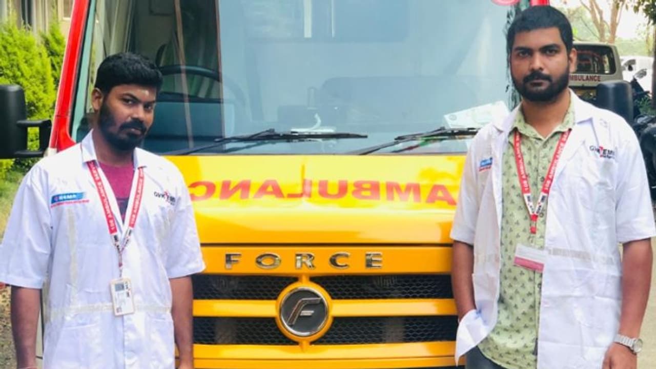 കരുതലായി കനിവ് 108; ആശുപത്രിയിലേക്കുള്ള യാത്രാമധ്യേ ആദിവാസി യുവതിക്ക് ആംബുലന്സില് സുഖപ്രസവം കരുതലായി കനിവ് 108; ആശുപത്രിയിലേക്കുള്ള യാത്രാമധ്യേ ആദിവാസി യുവതിക്ക് ആംബുലന്സില് സുഖപ്രസവം