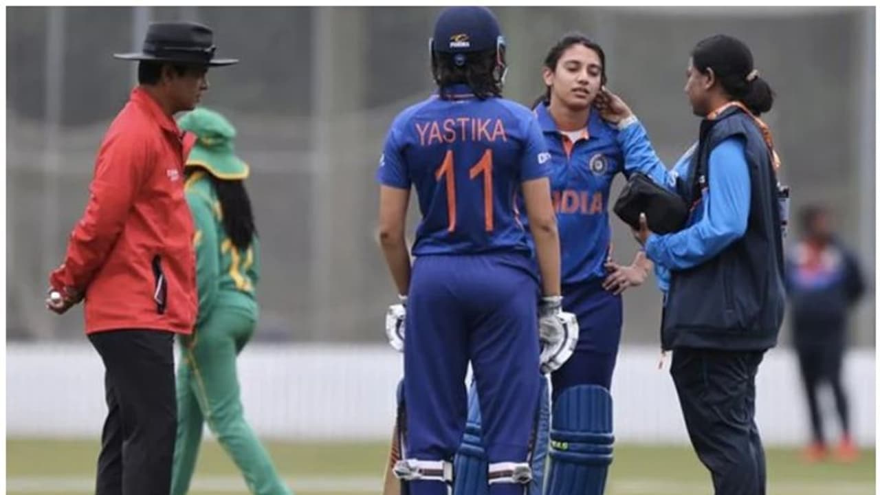 महिला वर्ल्ड कप 2022 से पहले भारतीय टीम को लगा करारा झटका, स्मृति मंधाना की हालत स्थिर महिला वर्ल्ड कप 2022 से पहले भारतीय टीम को लगा करारा झटका, स्मृति मंधाना की हालत स्थिर