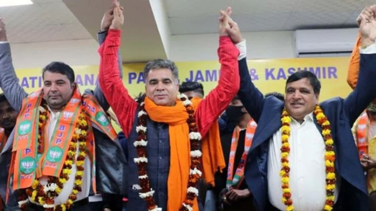 ಹಿರಿಯ ಕಾಂಗ್ರೆಸ್ಸಿಗ ಗುಲಾಂ ನಬೀ ಆಜಾದ್‌ ತಮ್ಮನ ಮಗ BJP ತೆಕ್ಕೆಗೆ