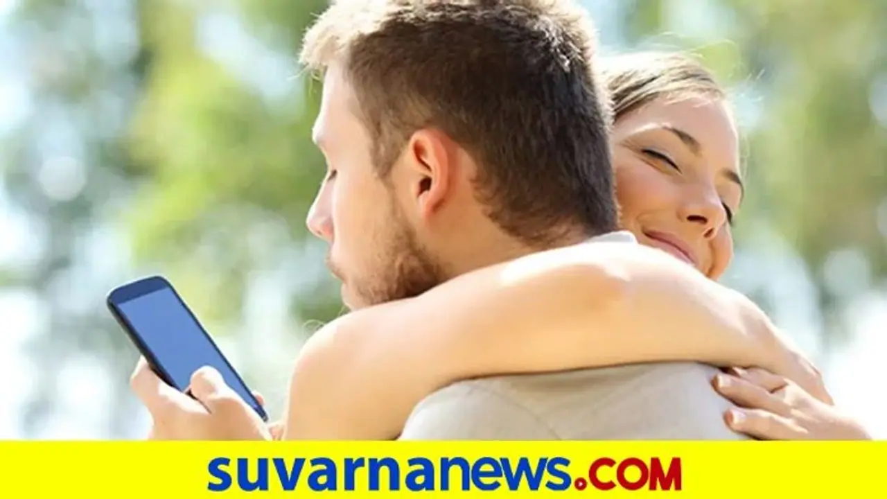 ಗಂಡ ಕದ್ದುಮುಚ್ಚಿ ಇನ್ನೊಬ್ಬಳ ಮನೆಗೂ ಹೋಗ್ತಿದಾನೋ ಏನೋ ! ತಿಳ್ಕೊಳ್ಳೋದು ಹೇಗೆ ? ಗಂಡ ಕದ್ದುಮುಚ್ಚಿ ಇನ್ನೊಬ್ಬಳ ಮನೆಗೂ ಹೋಗ್ತಿದಾನೋ ಏನೋ ! ತಿಳ್ಕೊಳ್ಳೋದು ಹೇಗೆ ?