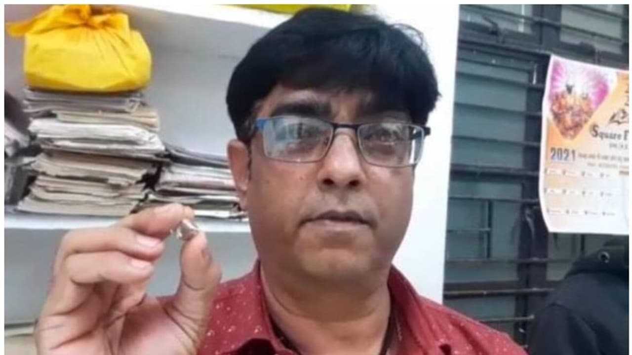 Diamond worth over Rs 1 cr : ഇഷ്ടിക ചൂളയില് നിന്ന് ലഭിച്ച വജ്രം വിറ്റത് 1.62 കോടി രൂപക്ക്; ഉടമ ഡബിള് ഹാപ്പി Diamond worth over Rs 1 cr : ഇഷ്ടിക ചൂളയില് നിന്ന് ലഭിച്ച വജ്രം വിറ്റത് 1.62 കോടി രൂപക്ക്; ഉടമ ഡബിള് ഹാപ്പി