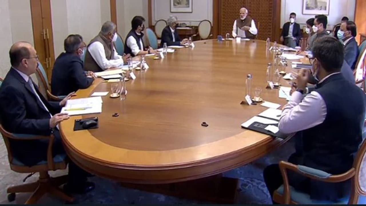 Ukraine Crisis: ಸಿಕ್ಕಿಬಿದ್ದ ವಿದ್ಯಾರ್ಥಿಗಳ ರಕ್ಷಿಸಲು ಸಿಂಧಿಯಾ ಸೇರಿ 4 ಸಚಿವರು ಉಕ್ರೇನ್‌ಗೆ!