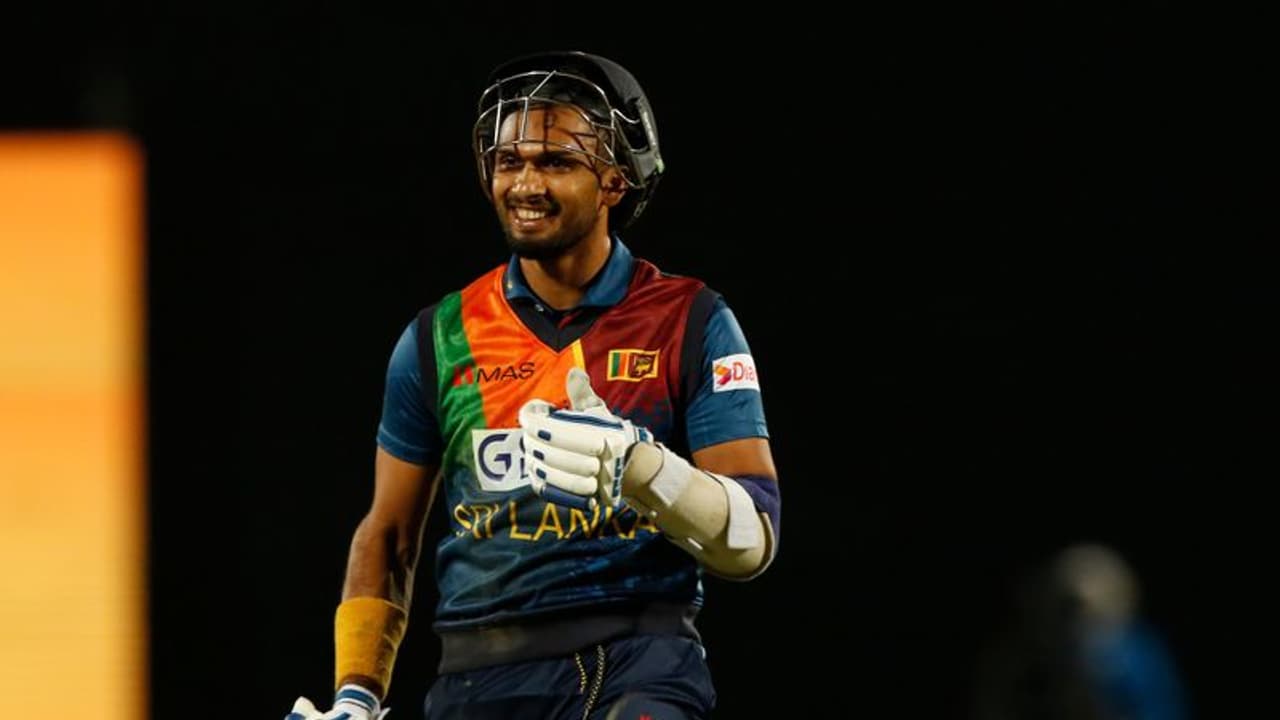 17 ಎಸೆತೆದಲ್ಲಿ 59 ರನ್ ಸಿಡಿಸಿ ದಾಖಲೆ, ಶನಕಾ ಅಬ್ಬರಕ್ಕೆ ಲಂಕಾ ಮುಂದೆ ಶರಣಾದ ಆಸೀಸ್! 17 ಎಸೆತೆದಲ್ಲಿ 59 ರನ್ ಸಿಡಿಸಿ ದಾಖಲೆ, ಶನಕಾ ಅಬ್ಬರಕ್ಕೆ ಲಂಕಾ ಮುಂದೆ ಶರಣಾದ ಆಸೀಸ್!